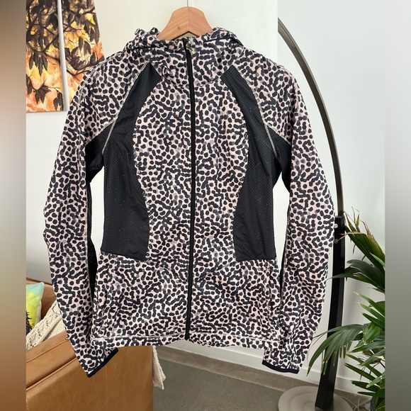 Lululemon Back Pack It Jacket - Picture 2 of 5